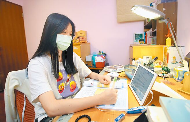 在野党立委表示，基于学生健康着想，疫情发展若有必要视讯上课，就应把视讯上课当成解决问题的办法。（本报资料照片）