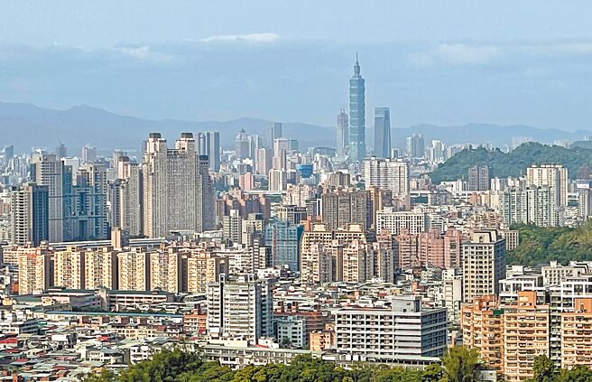 徐佳馨则认为，前次央行针对六都与新竹县市第2户取消宽限期，对换屋族就已经造成很大影响，未来再紧缩第2户的贷款成数或贷款年限的话，换屋族受到的伤害最大。（本报资料照片）