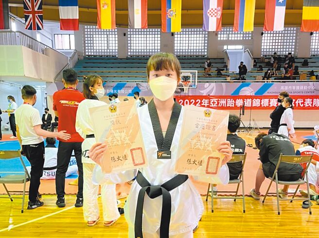 顏怡君获得国手资格，她感谢亲友在她跆拳道之路上不断给予鼓励。（国立体大提供／邱立雅竹县传真）