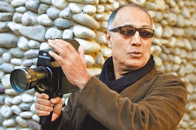 《櫻桃的滋味》讓阿巴斯的電影成就攀高峰。（海鵬影業提供）