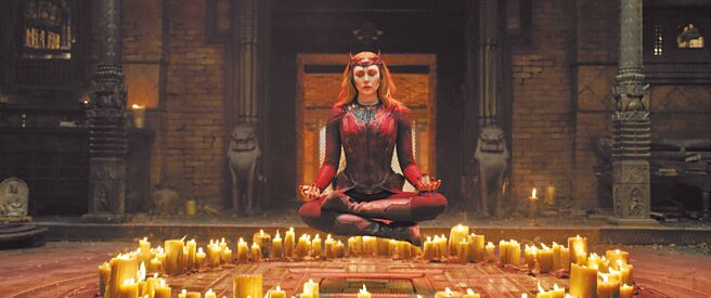 山姆雷米在电影中加入恐怖元素让施展魔法更具张力。（迪士尼提供）