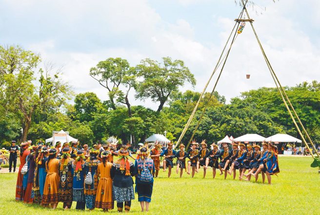 原民满55岁符条件 每月可领给付。（本报资料照片）