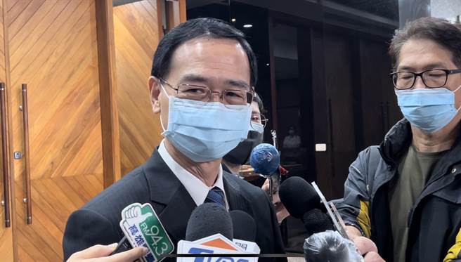 高市议会秘书长黄锦平驳斥，绝无此事，该议员只是前来收资料，今早相关场域也已经清消完毕。（柯宗纬摄）