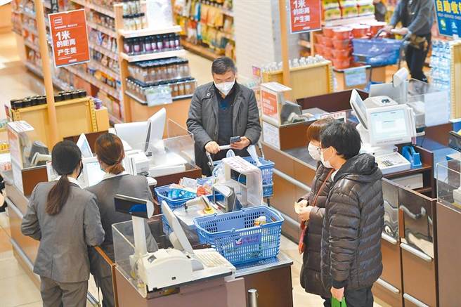 大陆国家统计局新闻发言人、国民经济综合统计司司长付凌晖表示，大陆今年以来有很多的因素超出了预期，经济运行确实面临很多困难，但是也要看到这些困难都是短期的、暂时的，从全年发展来看，大陆经济保持稳定增长还有不少有利条件。（中新社）