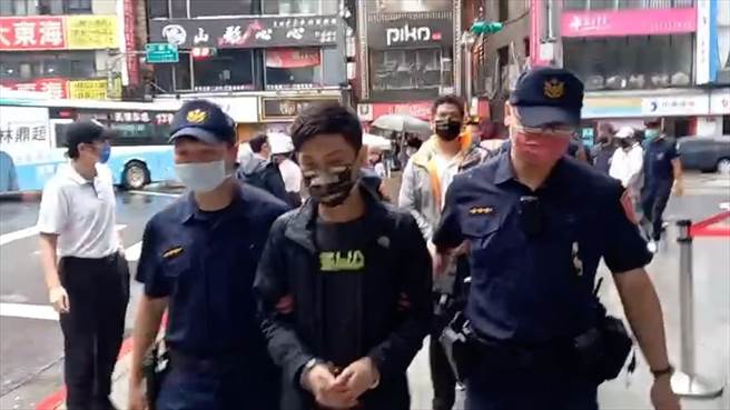 警方移送北聯幫黃姓成員。（翻攝畫面）