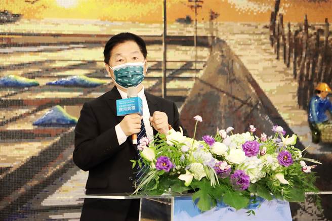 交通部政務次長祁文中期待，疫情過後，布袋的旅運量能上看120萬人次。（呂妍庭攝）