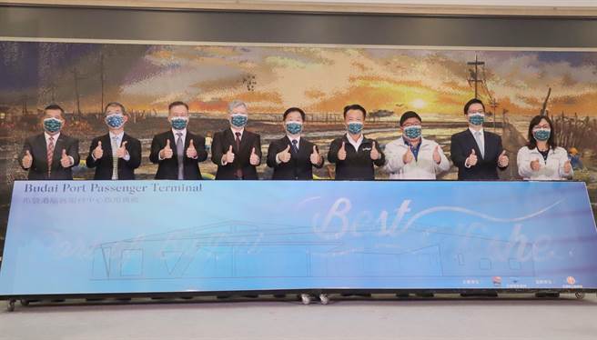 斥資2.38億元，花2年時間建設的布袋商港新旅客服務中心今正式啟用。（呂妍庭攝）