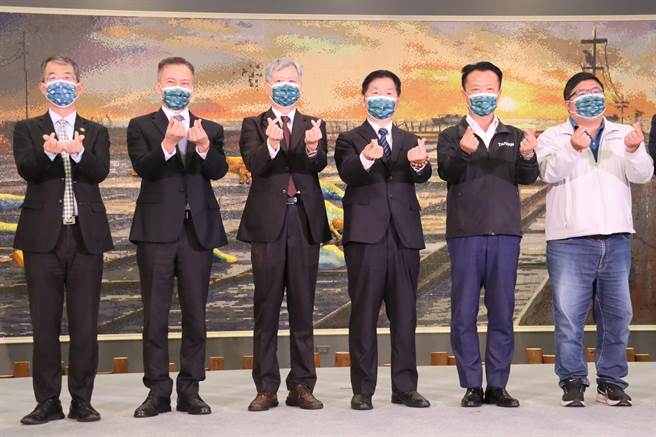 斥資2.38億元，花2年時間建設的布袋商港新旅客服務中心今正式啟用。（呂妍庭攝）