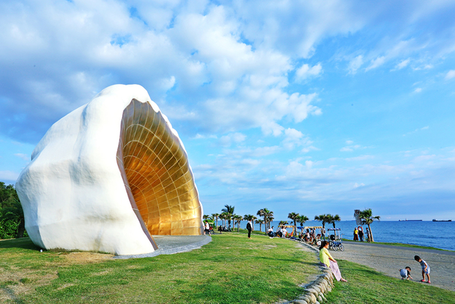 旗津优美的人文和海洋风光，适合放慢脚步尽情享受假期时光。(摄影/Carter)
