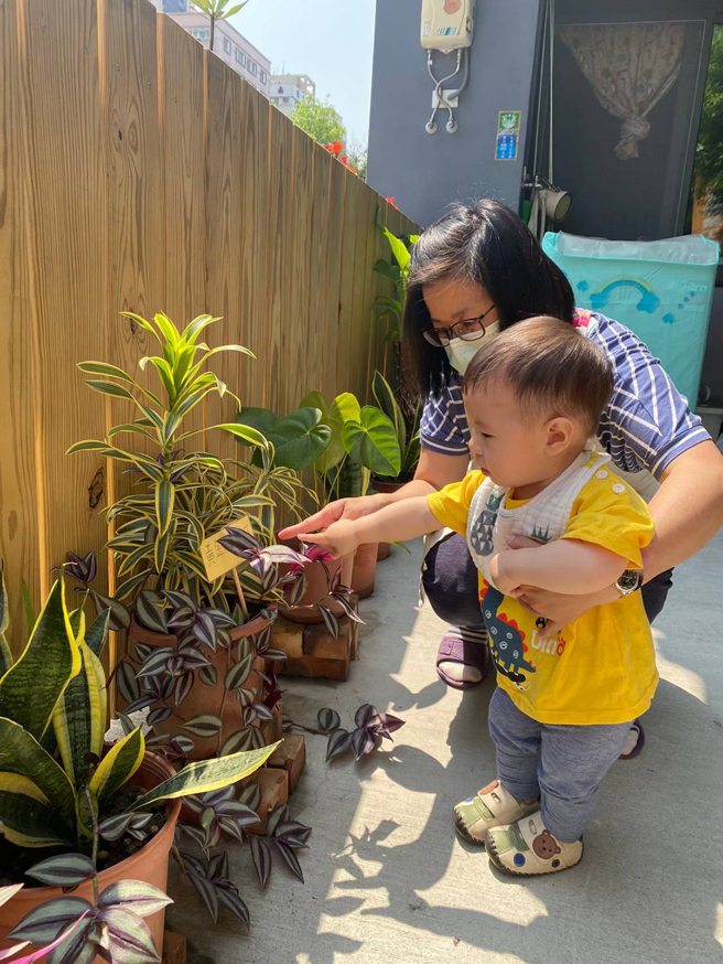 市府的定点计时托育服务，解决了家长临时有事，小孩没人顾的烦恼。(图片提供/高雄市政府社会局)
