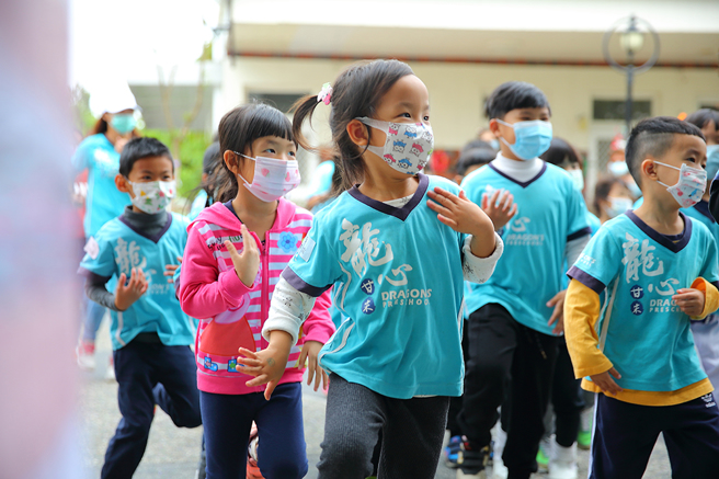 选择合适的幼儿园，给孩子一个快乐童年。 (摄影/Carter)
