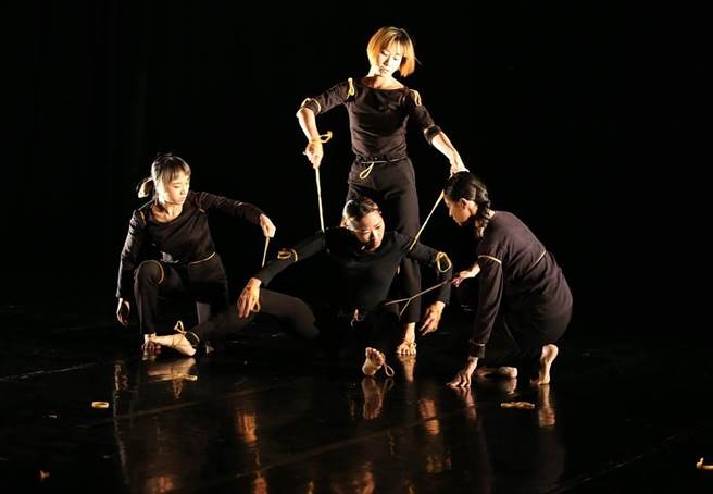 编舞家黄于芬新作《谈弹》宣布延期。(王英豪摄，本报资料照片)
