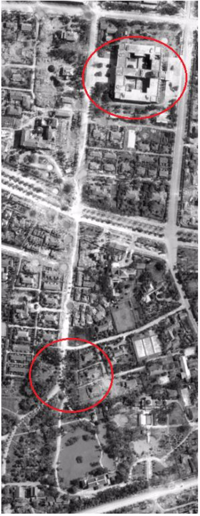 1945年11月3日原田由驾驶开了车从司法大楼 （上方圆圈处）， 沿着博爱路来到植物园大门旁不远的库房，并取回了两箱金币。（照片 : 美军檔案；作者炳文提供）