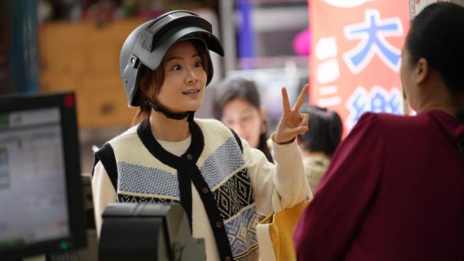 楊小黎人生如戲，快篩陽性竟成真。（客家電視台提供）