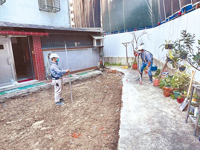 台北市议员王闵生质疑，北市府在公共工程邻损案管理上缺失眾多，要求未来接获通报后应确实派案，工程代办局处也应主动通报建管处，同时建立公共工程邻损案件数据资料库，方便控管厂商施工品质，减少案件疏漏情况发生。（王闵生提供／黄婉婷台北传真）