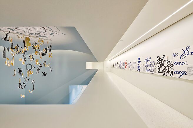 万宝龙Montblanc Haus博物馆展馆，穹顶下方展示巴黎艺术家Studio Marianne Guely作品。（Montblanc提供）