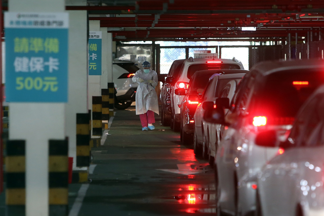 0+7新制今起上路，确诊个案的密切接触者，只要打满3剂疫苗，可免除居家隔离，改为7天自主防疫。（图／示意图，记者赵双杰摄影）