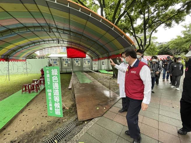 桃园市长郑文灿认为0＋7有一定的风险，希望民眾落实自主防疫。(吕筱蝉摄)