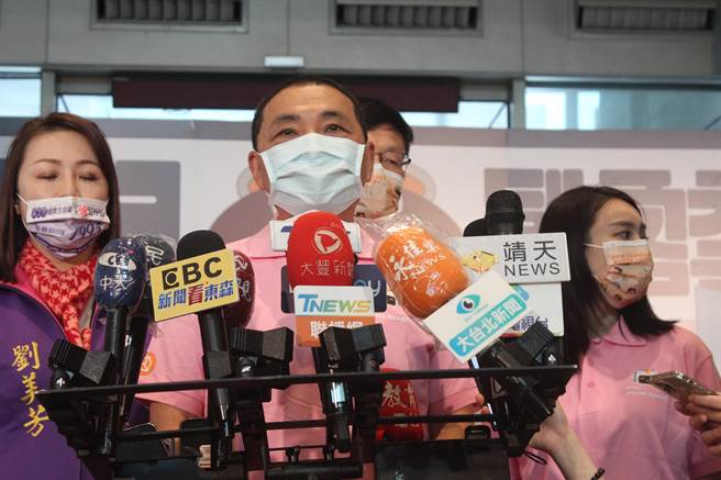 新北市长侯友宜表示，相信新北市在疫情中都是重中之重，新北市碰到问题一定率先全力迎战，扛起责任带头走。（陈慰慈摄）