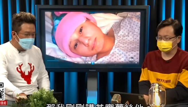 《新闻龙卷风》主持人戴立纲(右)与黄敬平解说美国奇案。(图／中天提供)