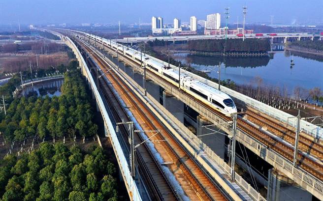 大陆国铁集团：1至4月开通新线581公里，其中高铁358公里。（新华社）