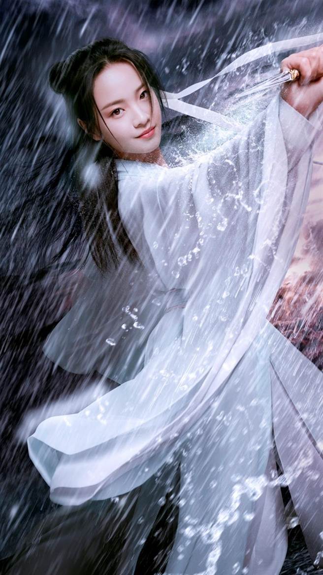 李庚希笑说自己和剧中角色一样爱钱。（中视提供）