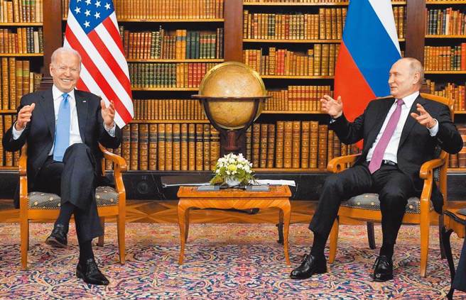 美國總統拜登（左）、俄羅斯總統普丁（右）。（圖／路透）