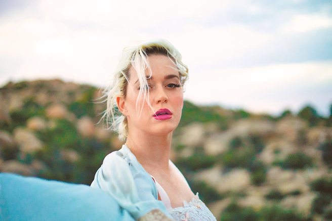 37岁的美国歌坛天后凯蒂佩芮与45岁演员奥兰多布鲁，从2016年交往至今，虽一度分手，但如今2人育有女儿黛西，家庭生活相当有爱。（资料照/环球提供）