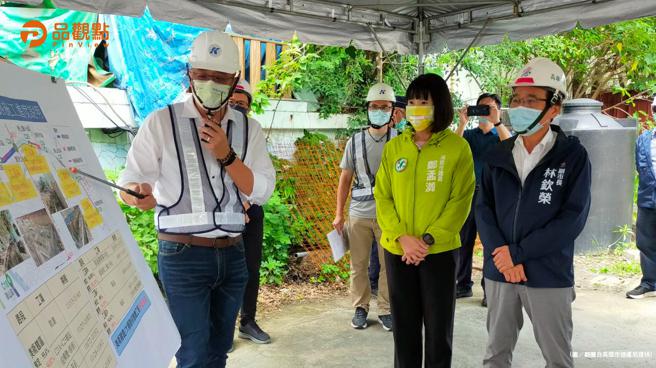 汛期將至，高雄輕軌2階大順路段進度超前重建完成，將暫時性還路於民，以大幅紓解大順路段車流，並即時發揮防洪排水功能，17日高雄市副市長林欽榮至工地視察表示，今年11月汛期結束後將進行鋪軌工程，對於今年底階段性完成C20~C24通車，2023年大順路段(C24~C32)全環完工通車有信心，持續推動輕軌成圓。