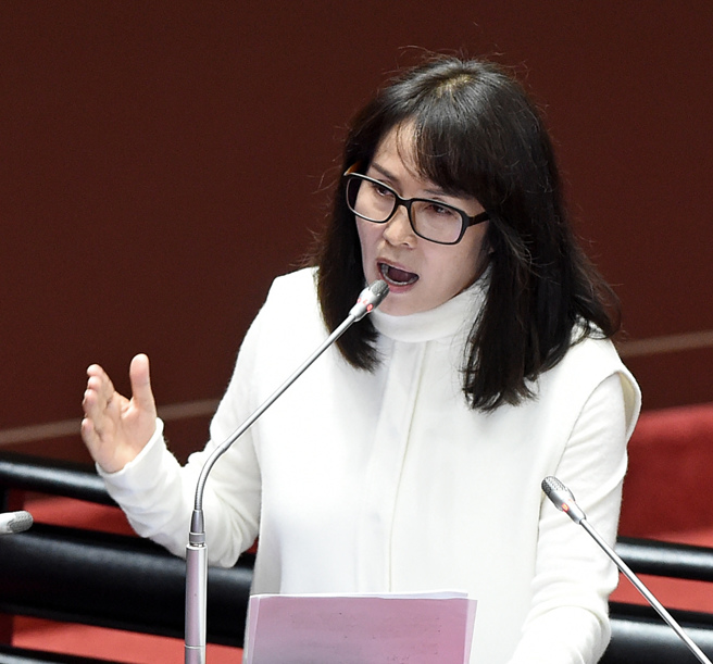 無黨籍立委高金素梅（圖）發文痛批蔡政府「治國無方，防疫無能」。（本報資料照）