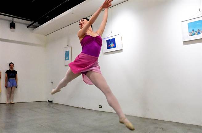 首次没有团长庄媛婷随行，「台湾芭蕾舞团」仍顺利完成台东偏乡巡演的使命。（庄哲权摄） 