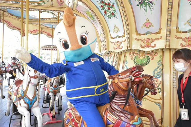 乐园全程戴口罩，打造安全的游乐环境。（图／铃鹿赛道乐园提供）