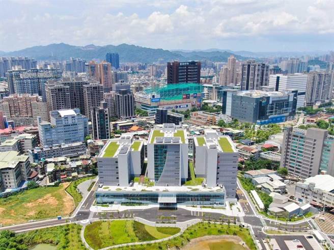 新北市宝高园区将打造为智慧城市产业重镇，新北市经发局近期公告第5次招商结果，国际知名企业Tesla (特斯拉)将进驻实验场域空间。（经发局提供）