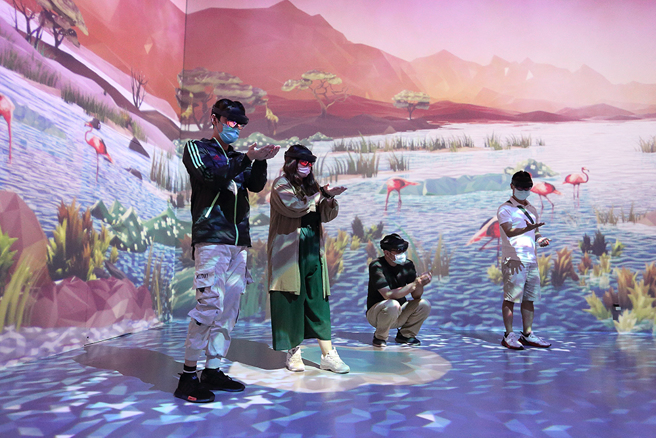 MR沉浸式劇院歡迎國內外的新媒體藝術家，以及互動團隊帶來優質作品展出，也讓民眾對新媒體藝術有更多認識。(攝影/Carter)
