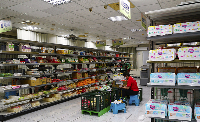 實物銀行一站解決生活所需，非常方便。 (攝影/Cindy Lee)
