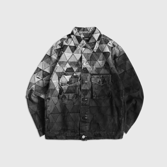DYCTEAM Gradient jacquard jacket (三角纹)，5380元。（DYCTEAM提供）