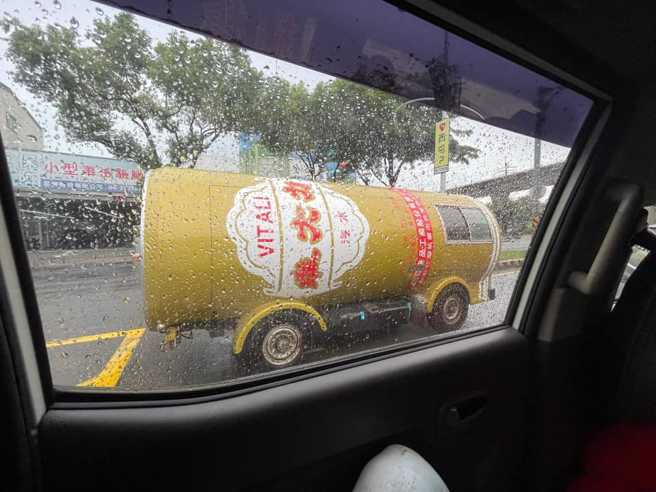 不过有网友表示，桃园、台中还是能看到维大力车到处送货。（翻摄自 爆废公社公开版）