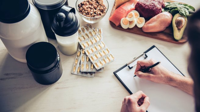 运动后吃什么很重要！吃错反伤肝肾、骨钙流失更快。(示意图/Shutterstock)