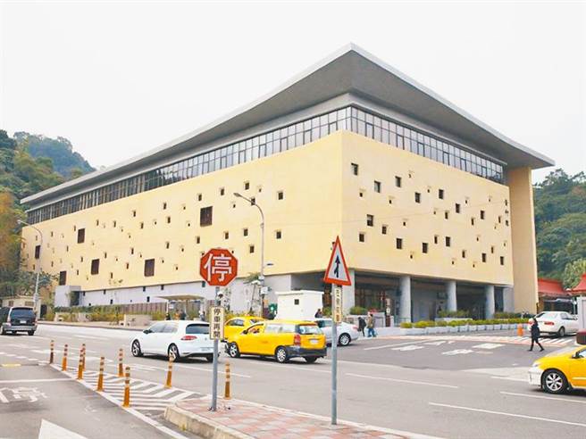 一名李姓男子因肺炎确诊死亡，在北市二殡遭殡葬业者迅速火化。(本报资料照)