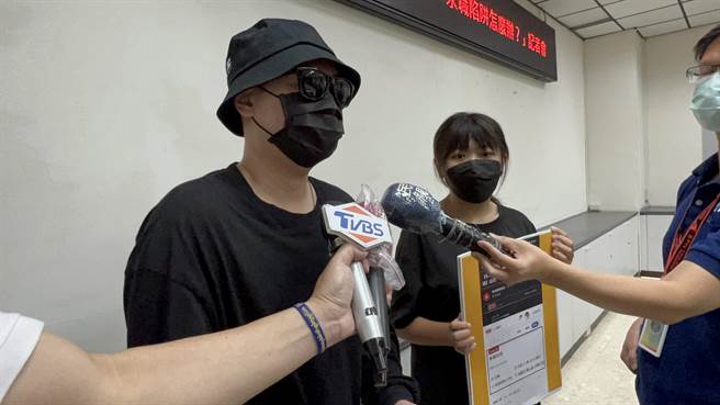 2名求職者出面控透過人力銀行找工作，最後卻成人頭帳戶和車手。（柯宗緯攝）