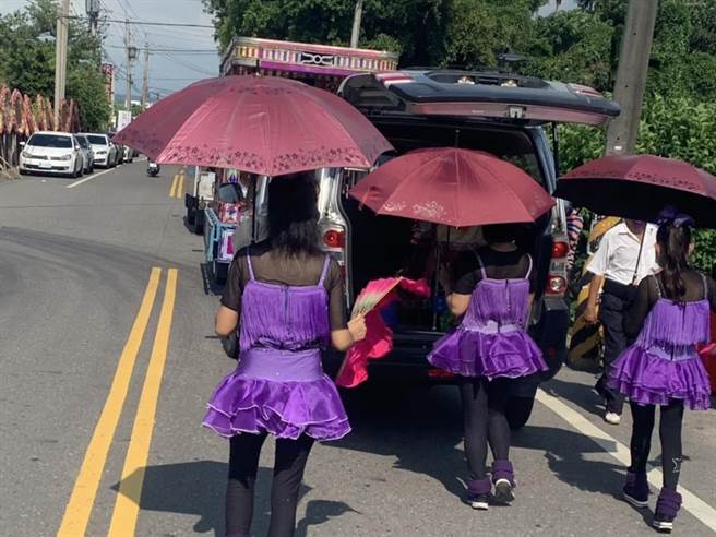 集集镇长陈纪衡表示，年年发函县府要求送葬队伍进入集集镇内禁止拨放音乐，但环保局、警察局互踢皮球，建议县府装设声音照相科技执法，不仅减少人力也能有效遏止。(示意图／吴建辉摄)