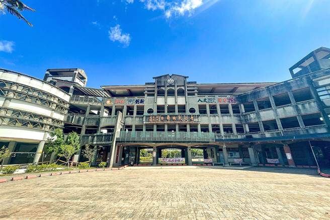 黎明国小家长会长林进伟表示，近期染疫增长速度较快，跟校方讨论过后，决议今日（18日）先全校停课3天，舒缓校园群聚染疫风险。（本报资料照）