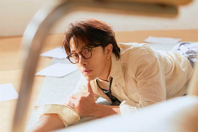 坤达出任眼镜品牌CEO。（KlassiC.提供）