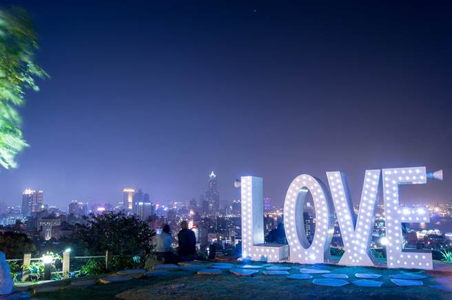 寿山情人观景台。（柯宗纬翻摄）