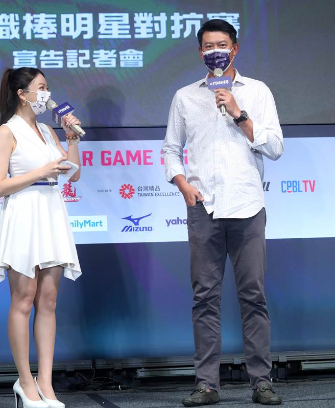 中華職棒明星賽將在今年7月底於台中洲際棒球場舉辦兩場比賽，由票選出來的中職明星隊對戰中華隊，出席的傳奇球星王建民表示，明星賽每個球員就像是一個大家庭，大家都非常團結也很熱絡，氣氛很好。（鄭任南攝）