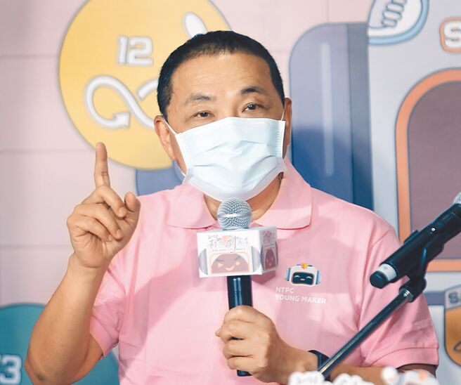 新北昨确诊下降，居隔人数却比前天暴增2万人，新北市长侯友宜直指就是中央法传系统不稳导致，呼吁中央改善。（范扬光摄）