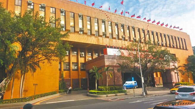 台北市议会日前将台北市劳动局长陈信瑜的政风调查报告，向台北地检署（见图）告发侦办。（本报资料照片）