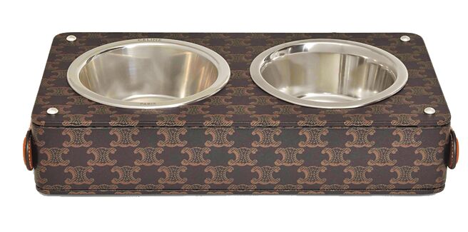 Celine經典老花雙口寵物碗，價格未定。（Celine提供）