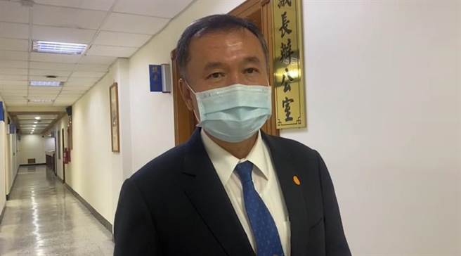 国民党18日突然徵召前行政院长张善政参选桃园市长，桃园市副议长李晓钟受访直呼错愕。（陈梦茹翻摄）