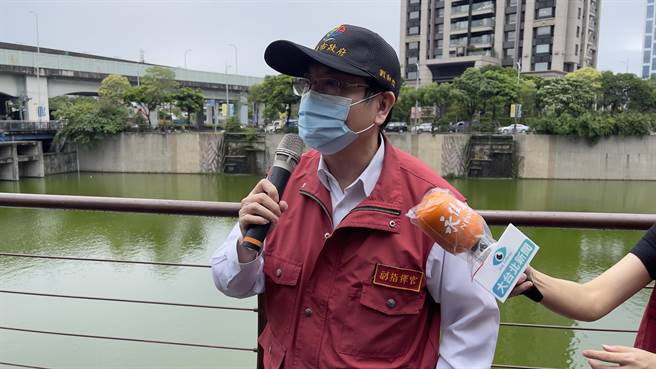 新北市副市长刘和然对于李秉颖试图替王必胜缓颊的说法作出回应，他认为这样会伤害到医护同仁的情感。（吕健豪摄）